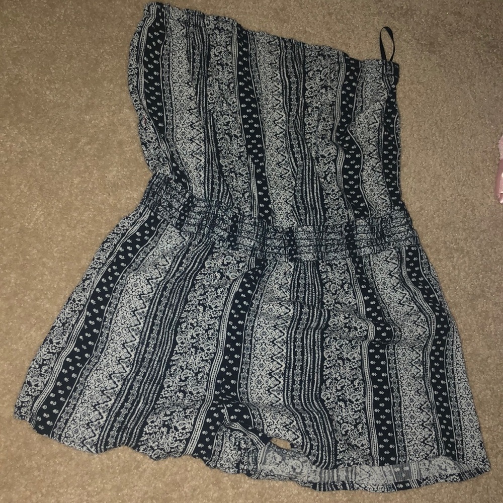 patterned strapless romper